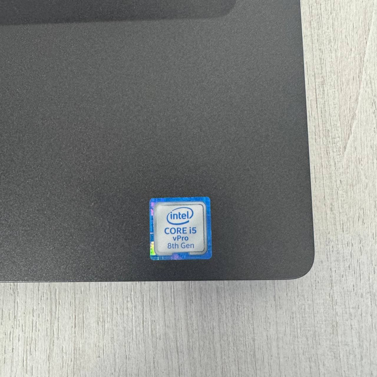 Dell Latitude 5400 Intel UHD - фото 3