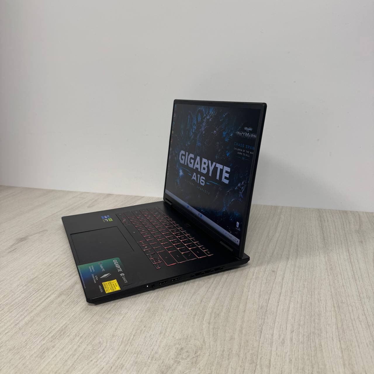 Gigabyte A16 CVH 2K 240Hz - фото 4