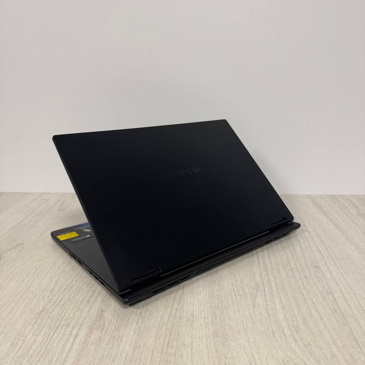 Gigabyte A16 CVH 2K 240Hz - фото 5