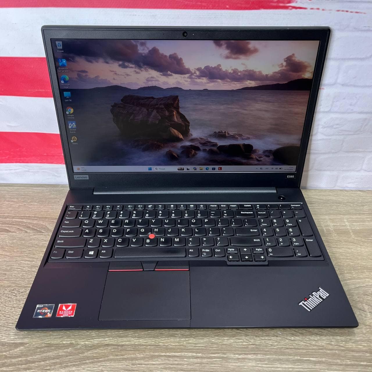 Lenovo ThinkPad E585 15.6| FHD Ryzen 5 2500U with Radeon Vega Mobile Gfx 8/256