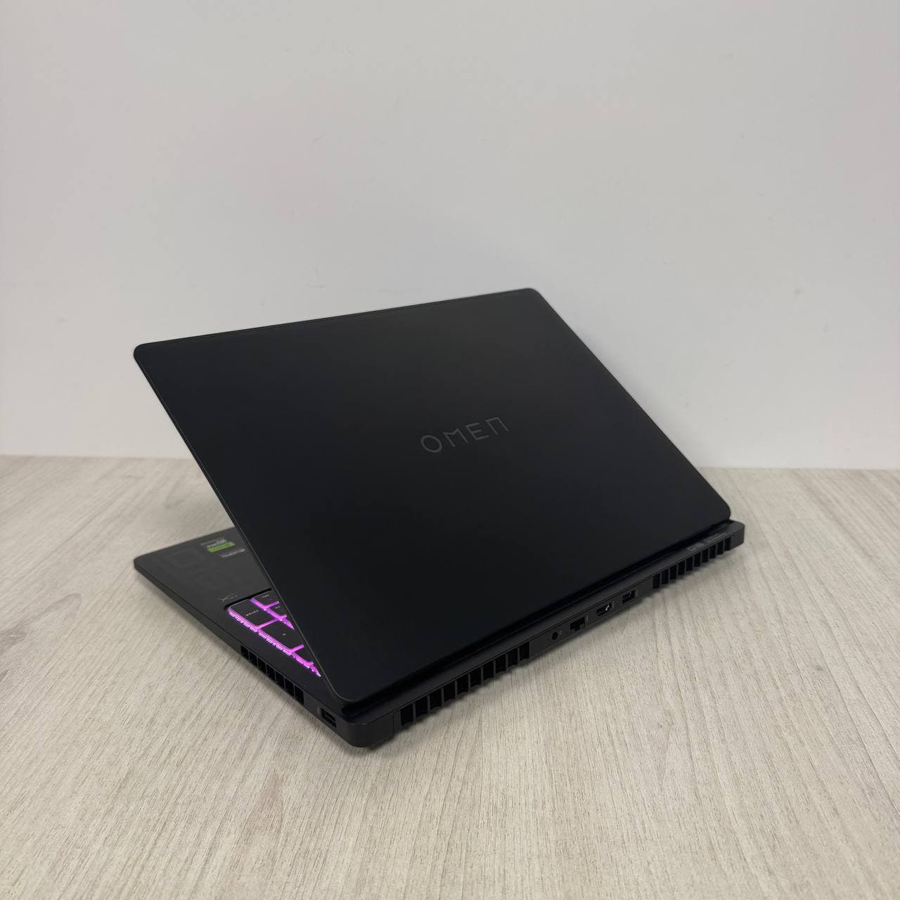 HP Omen MAX 16-ak0047nr - фото 4