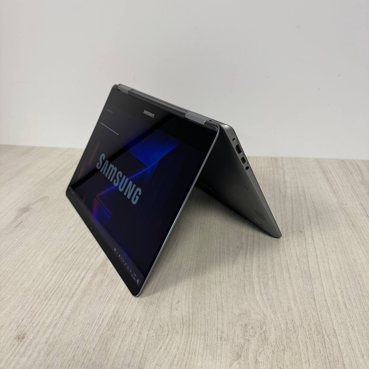 Samsung NP940X5N-X02US x360 Touch - фото 9