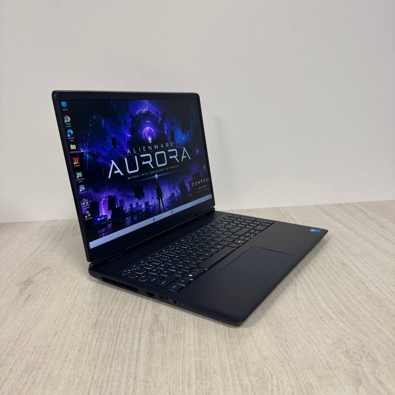 Dell Alienware 16 Aurora - фото 2