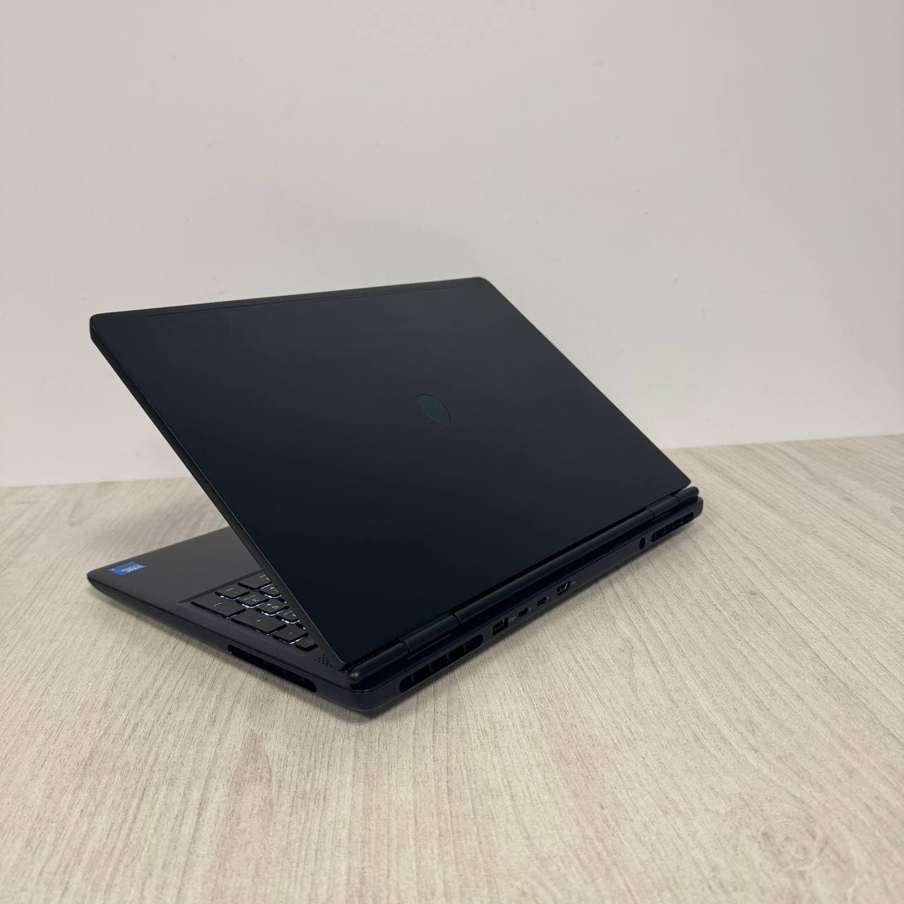 Dell Alienware 16 Aurora - фото 4