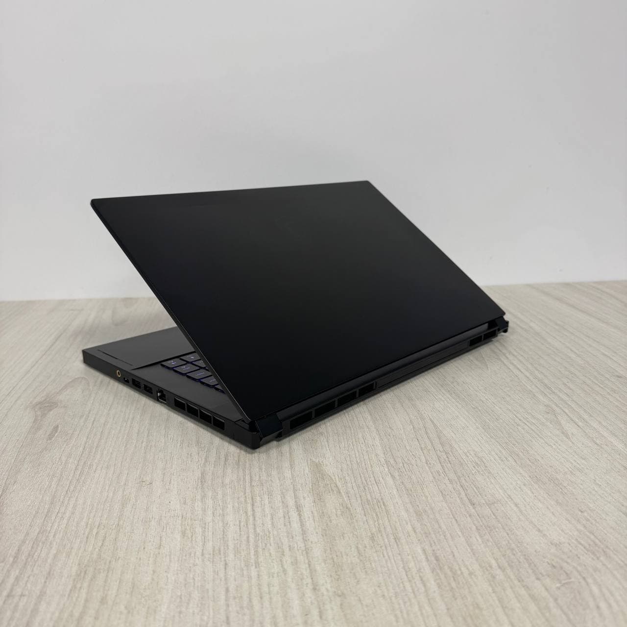 MSI Creator 15 A11UH - фото 7