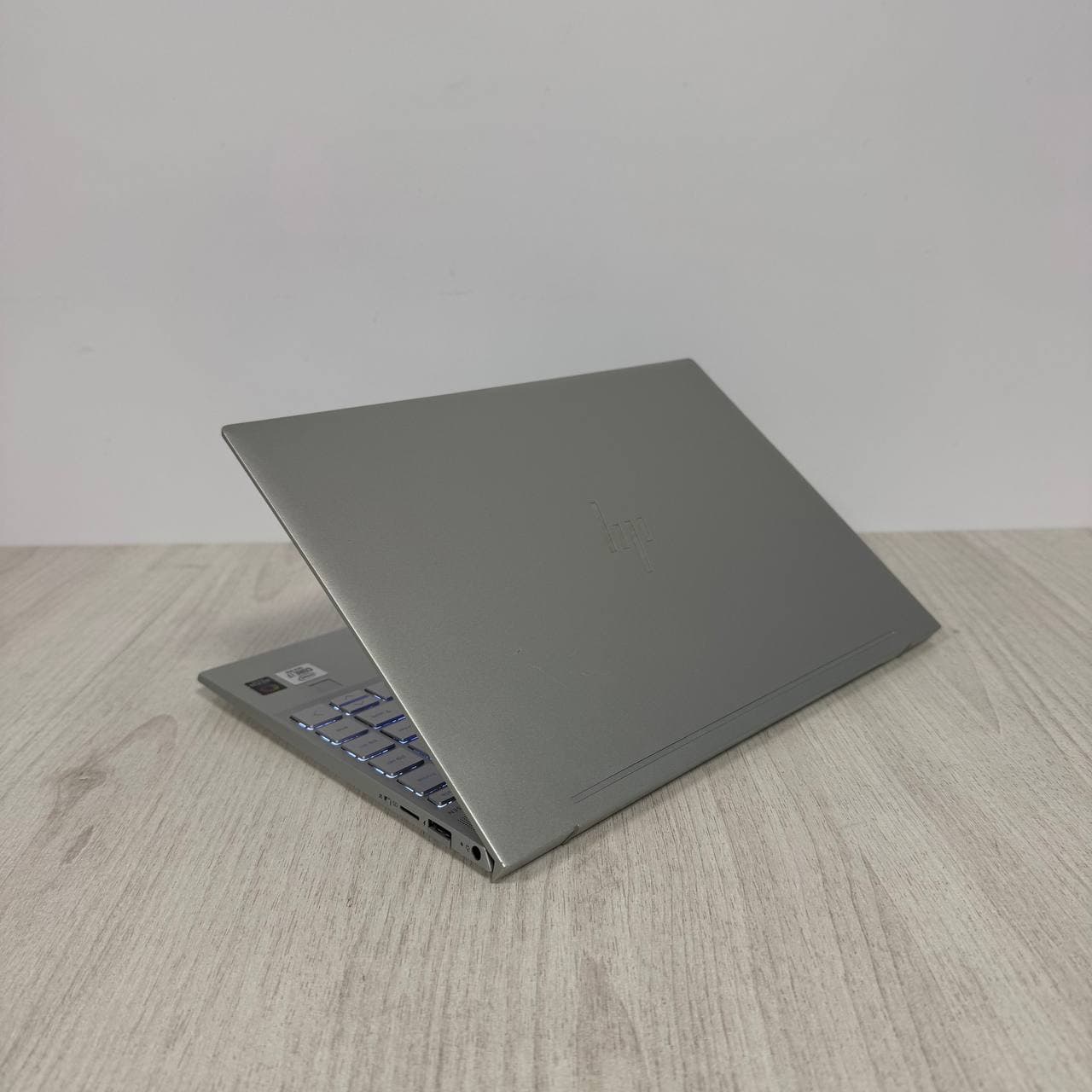 HP Envy 13-aq1013dx Touch 4K - фото 5