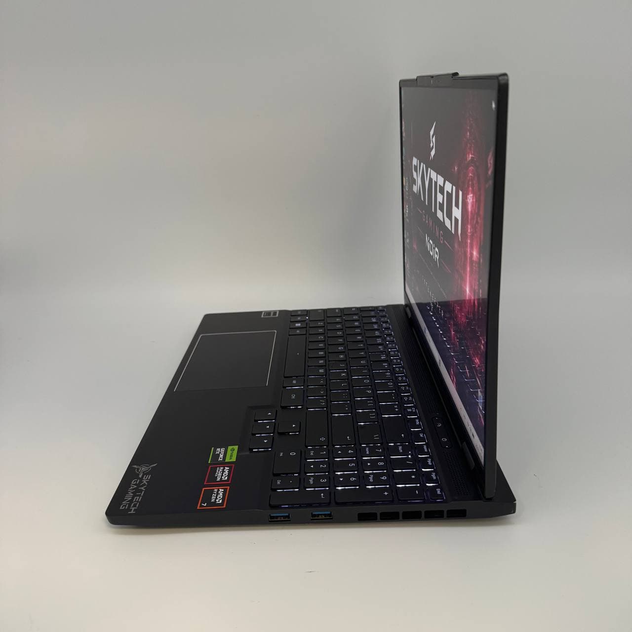 Skytech Gaming ST-NOIR-0005 15.6" 240Hz Ryzen 7 8845HS 16/512 RTX 4070 8GB - фото 3