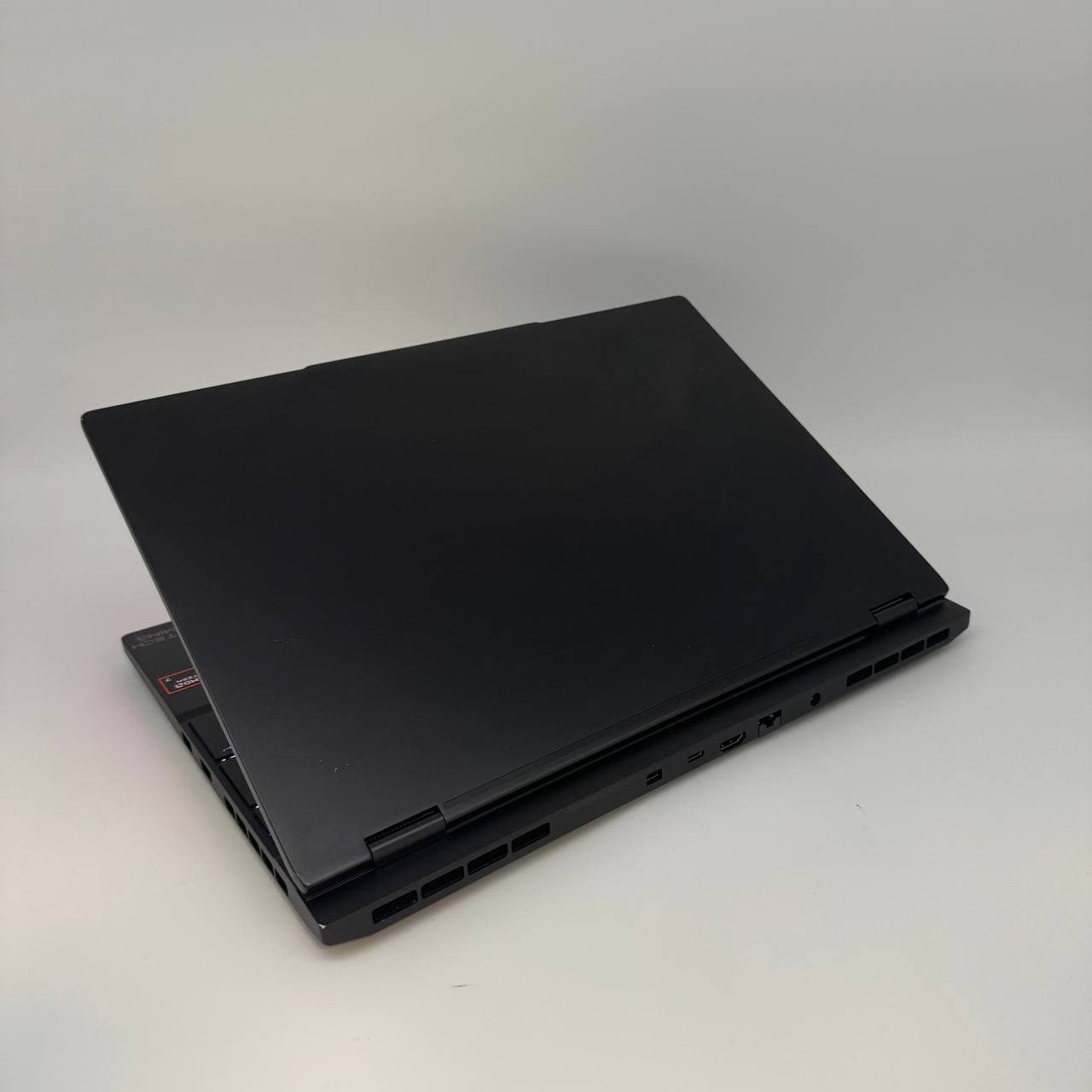 Skytech Gaming ST-NOIR-0005 15.6" 240Hz Ryzen 7 8845HS 16/512 RTX 4070 8GB - фото 6