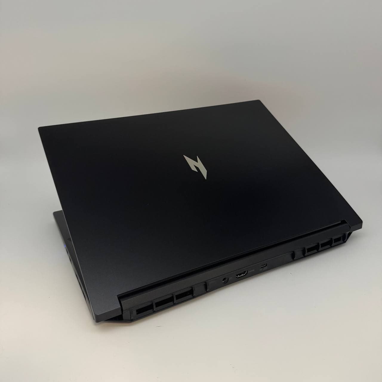 Acer Nitro V 16 AI ANV16-42 16.0" 180Hz Ryzen 5 240 16/512 RTX 5050 8GB - фото 6