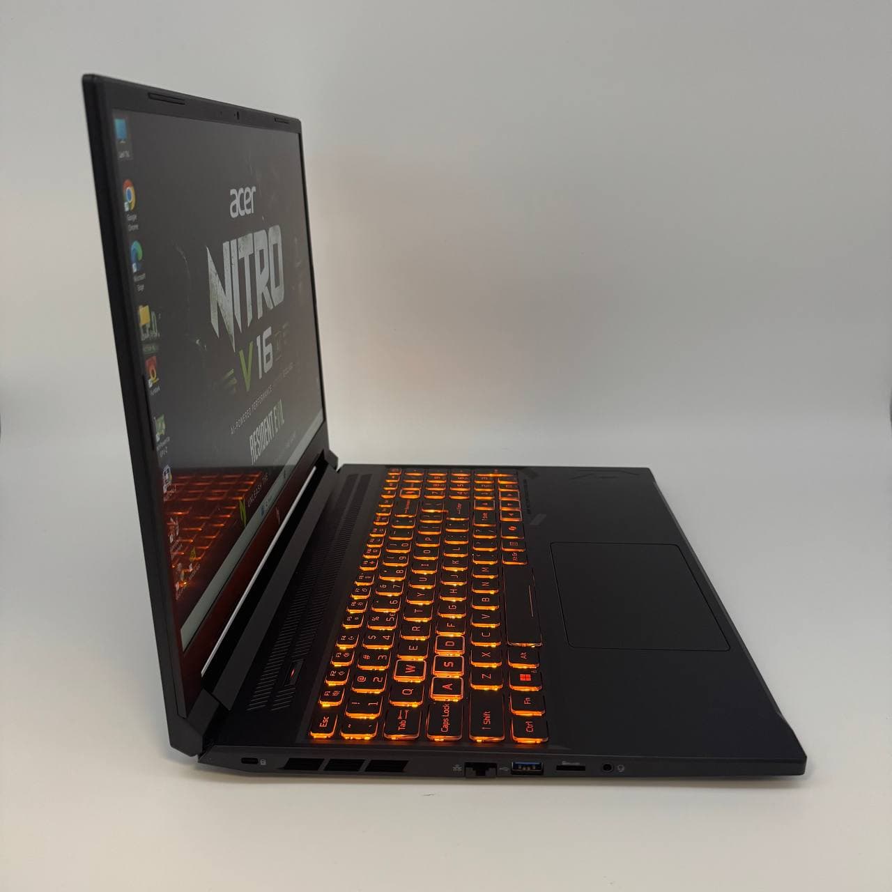 Acer Nitro V 16 AI ANV16-42 16.0" 180Hz Ryzen 5 240 16/512 RTX 5050 8GB - фото 2