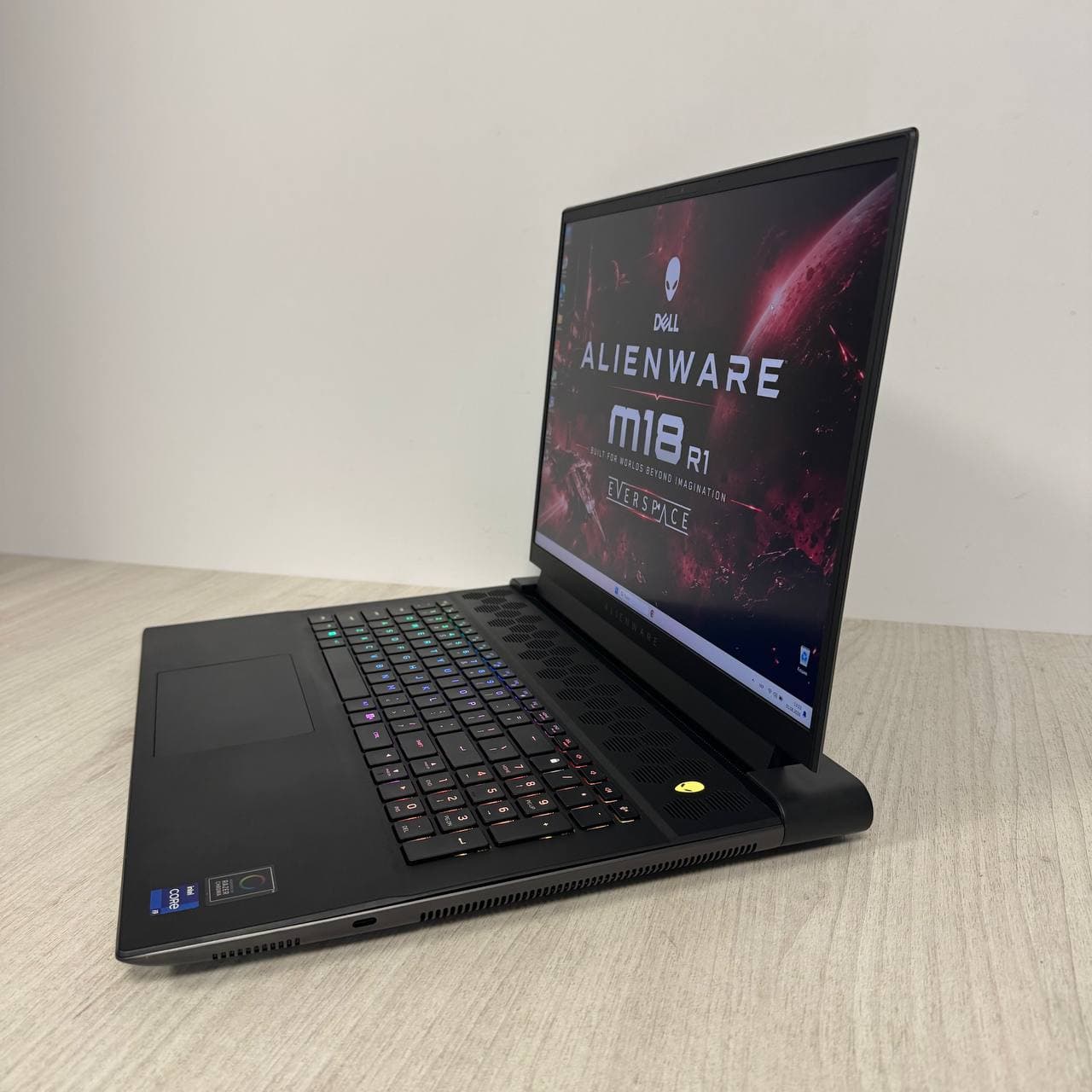 Dell Alienware m18 R1 18.0" 480Hz Core i9-13980HX 64/2 RTX 4090 16GB - фото 3