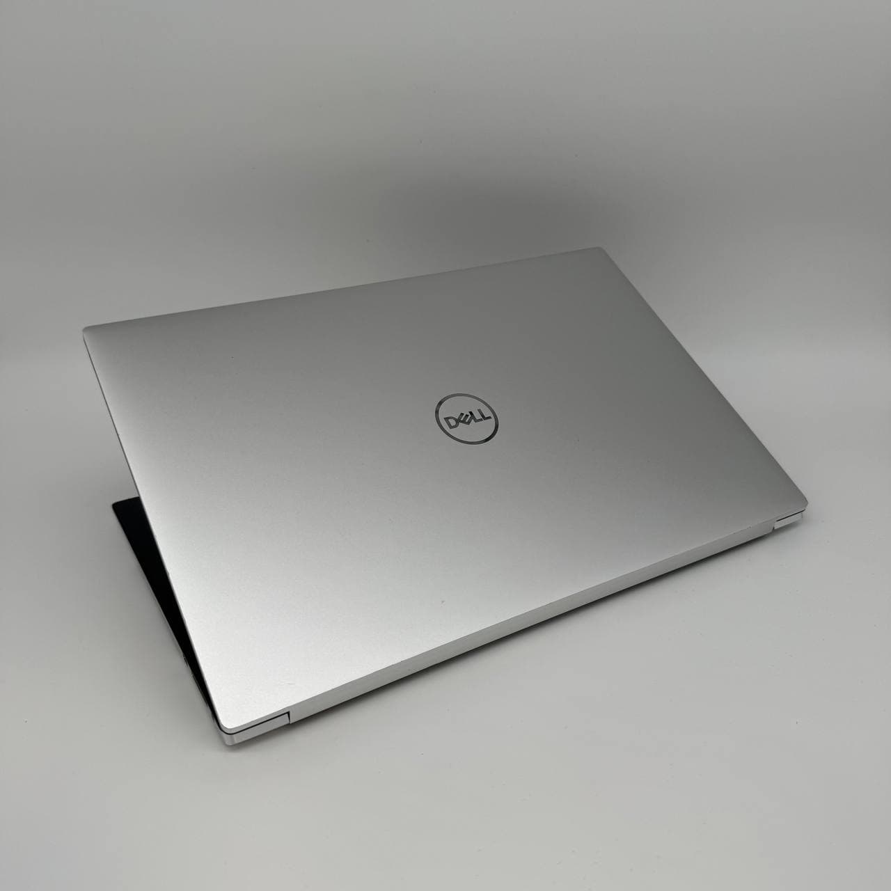 Dell XPS 9500 15.6" Core i7-10750H 16/256 GTX 1650 Ti 4GB - фото 4
