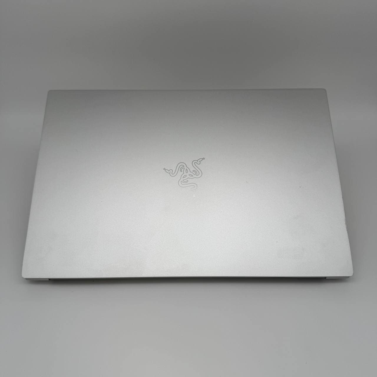 Razer Blade 15 RZ09-0330 Silver OLED 4K Touch 15.6" Core i7-10875H 16/256 RTX 5000 16GB - фото 6