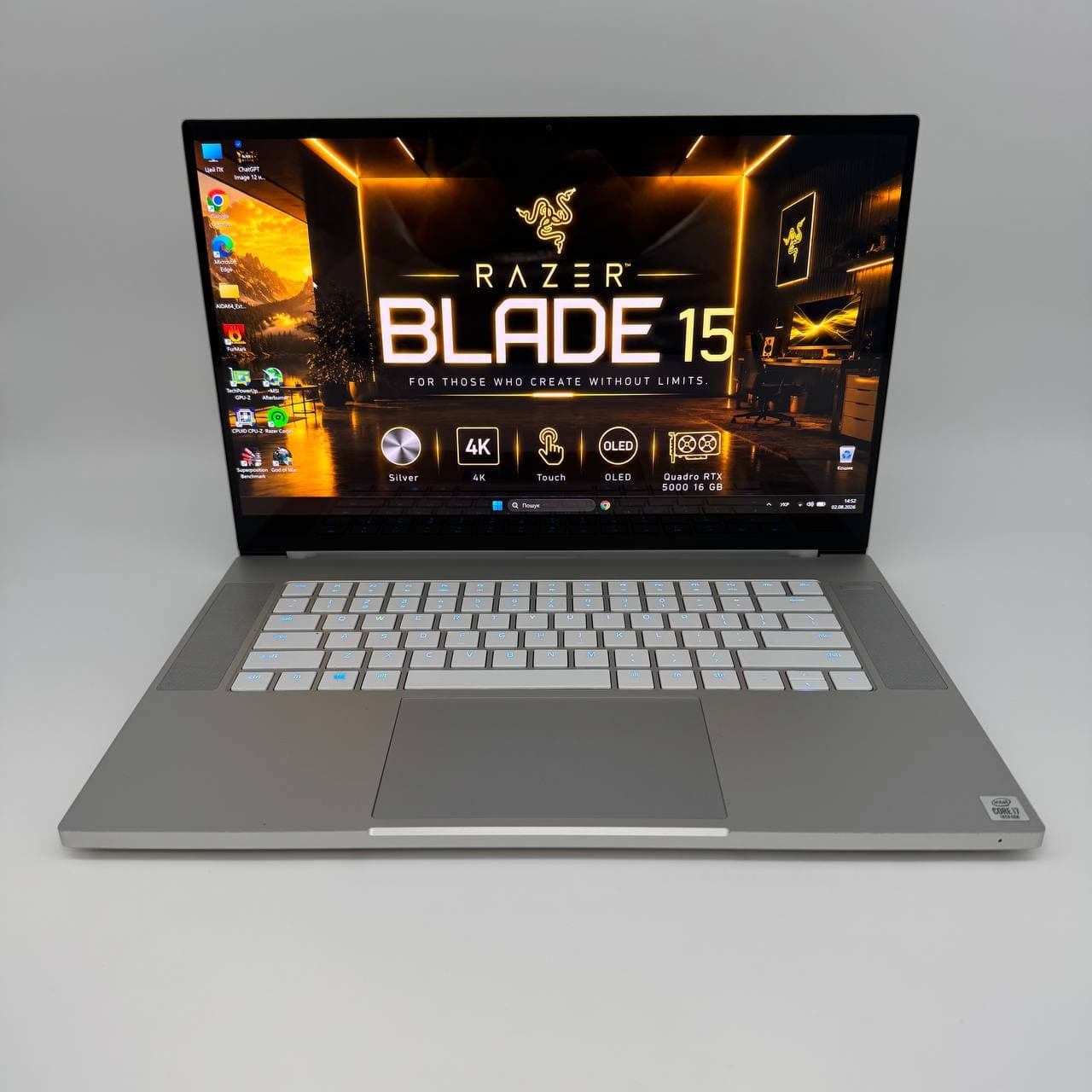 Razer Blade 15 RZ09-0330 Silver OLED 4K Touch 15.6" Core i7-10875H 16/256 RTX 5000 16GB - фото 1