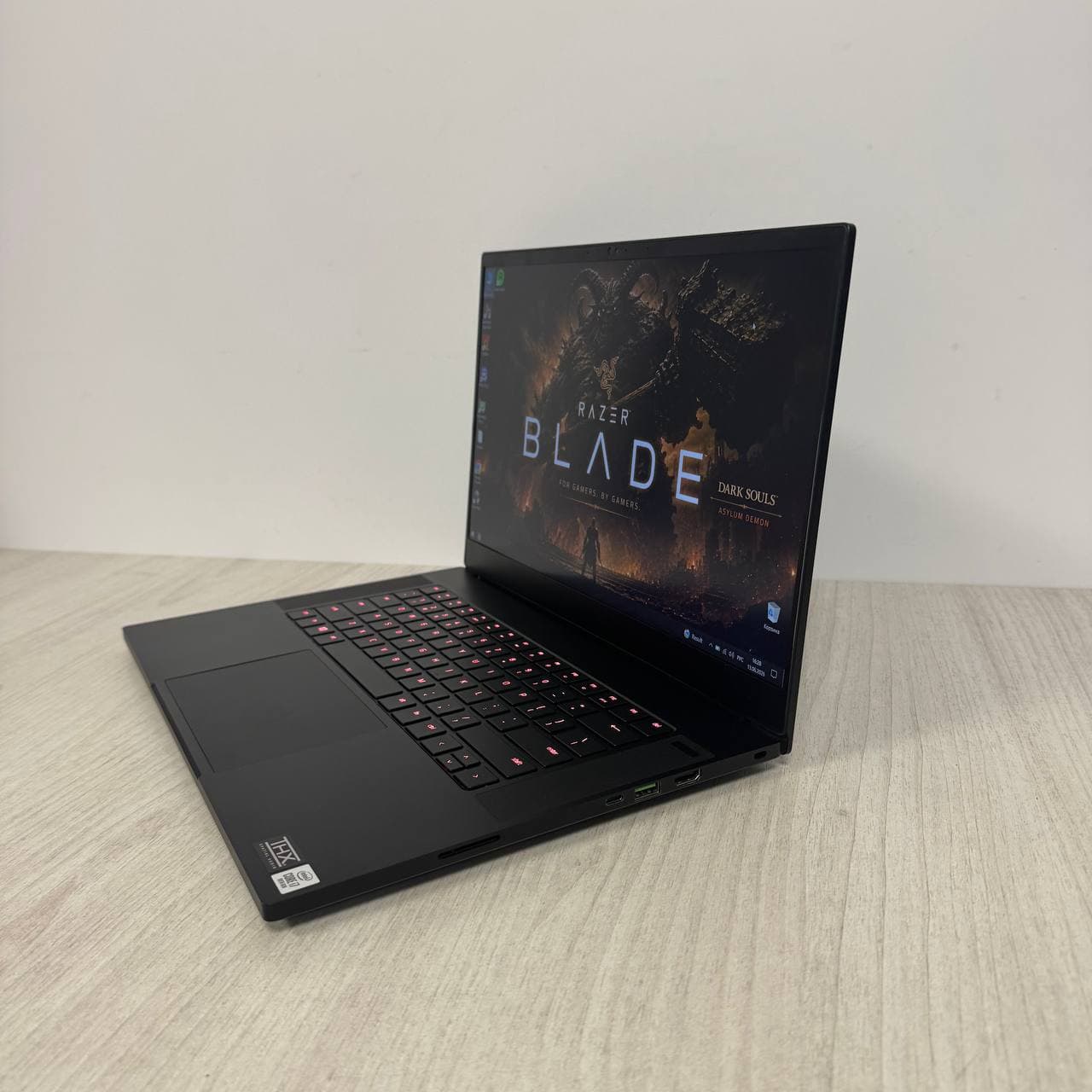 Razer Blade 15 RZ09-0367 15.6" 300Hz Core i7-10875H 16/512 RTX 3080 8GB - фото 5