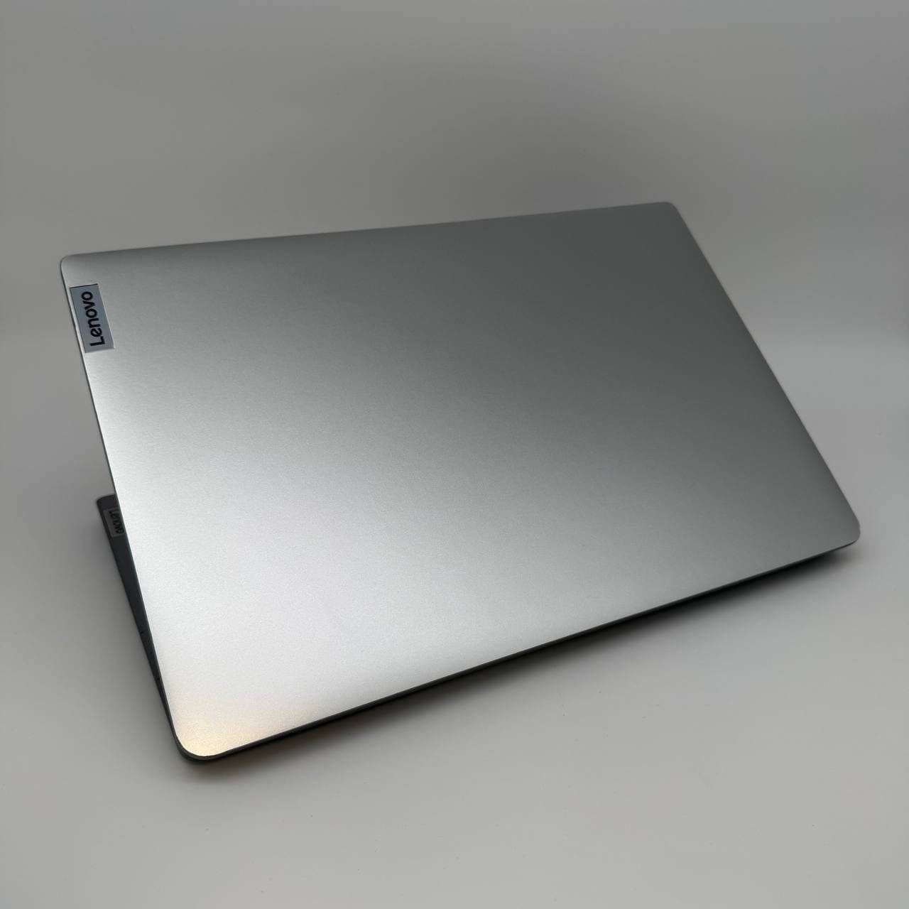Lenovo IdeaPad 3 15IAU7 15.6" Core i5-1235U 8/256 - фото 4