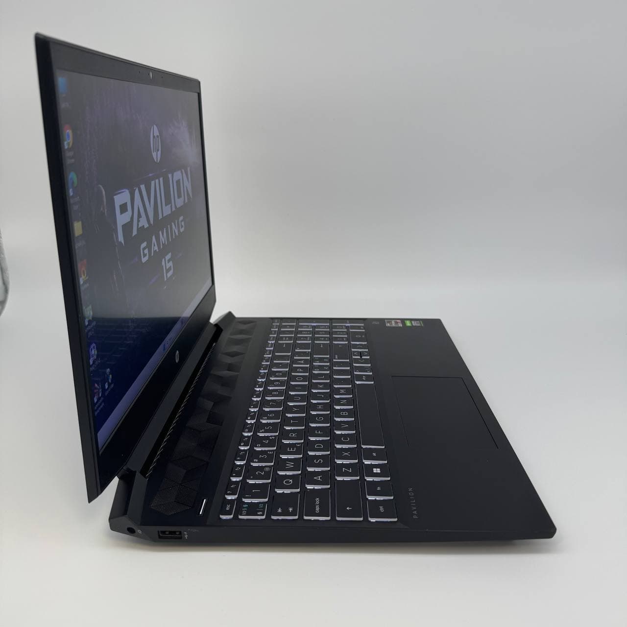 HP Pavilion Gaming 15-ec2829no 15.6" Ryzen 5 5600H 16/512 RTX 3050 4GB - фото 4
