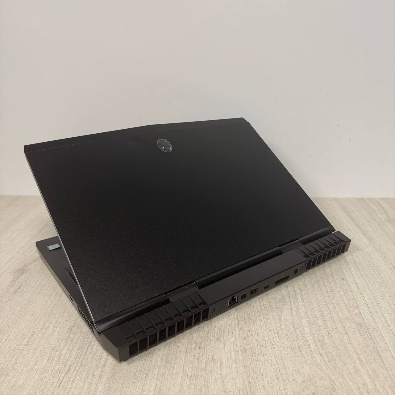 Dell Alienware 17 R4 17.3" Core i7-7700HQ 8/256 GTX 1050 Ti 2GB - фото 5