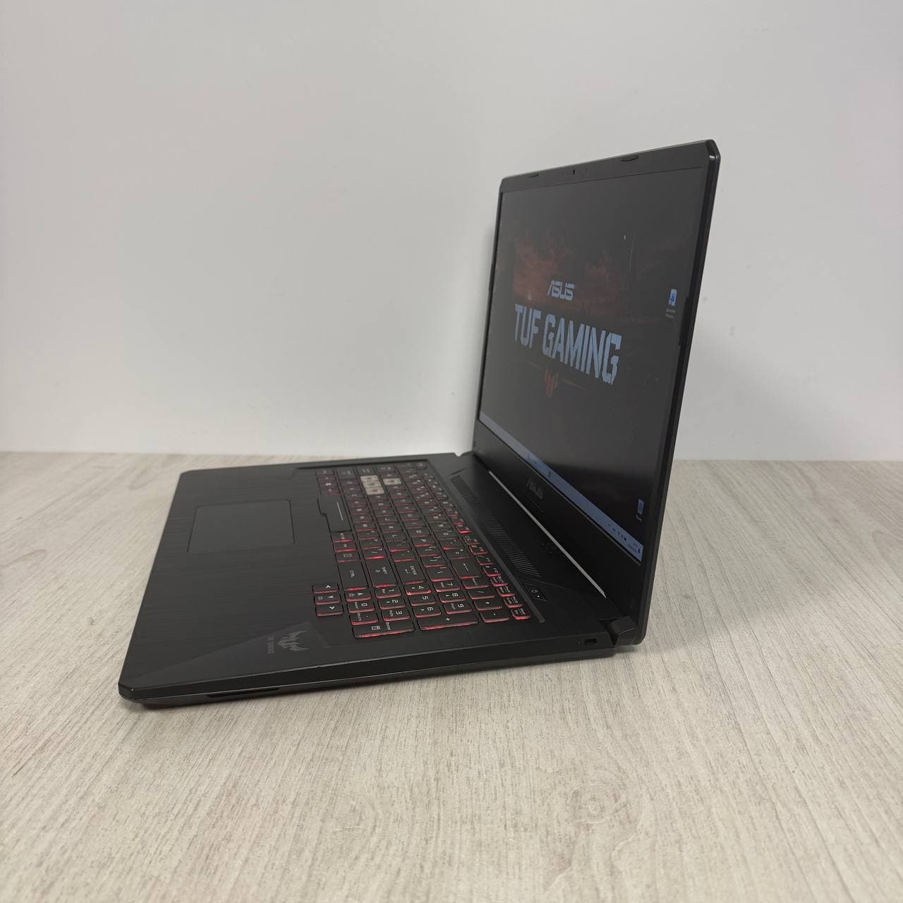 Asus TUF FX705DT 17.3" Ryzen 7 3750H 8/512 GTX 1650 4GB - фото 4