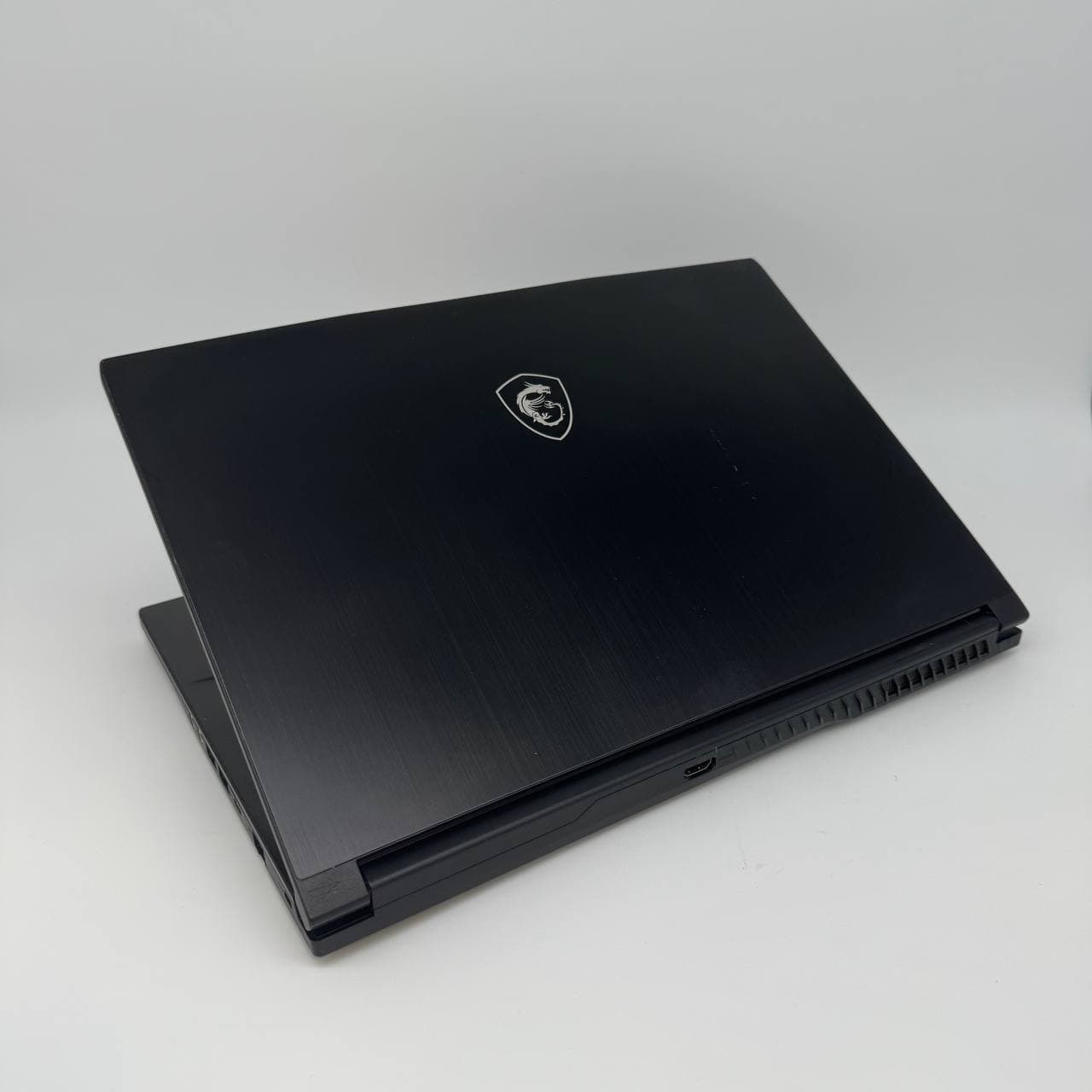 MSI GF63 Thin 10SC 15.6" Core i5-10500H 8/256 GTX 1650 4GB - фото 5