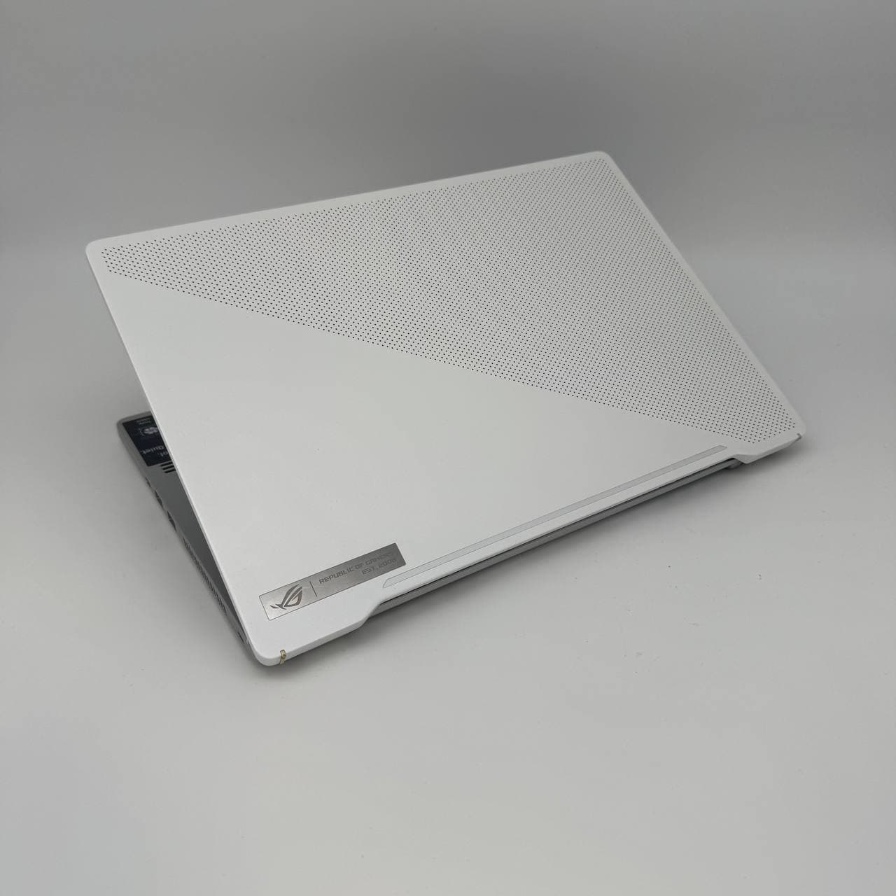 Asus ROG Zephyrus G14 GA401IV White 14.0" 120Hz Ryzen 9 4900HS 16/512 RTX 2060 6GB - фото 6