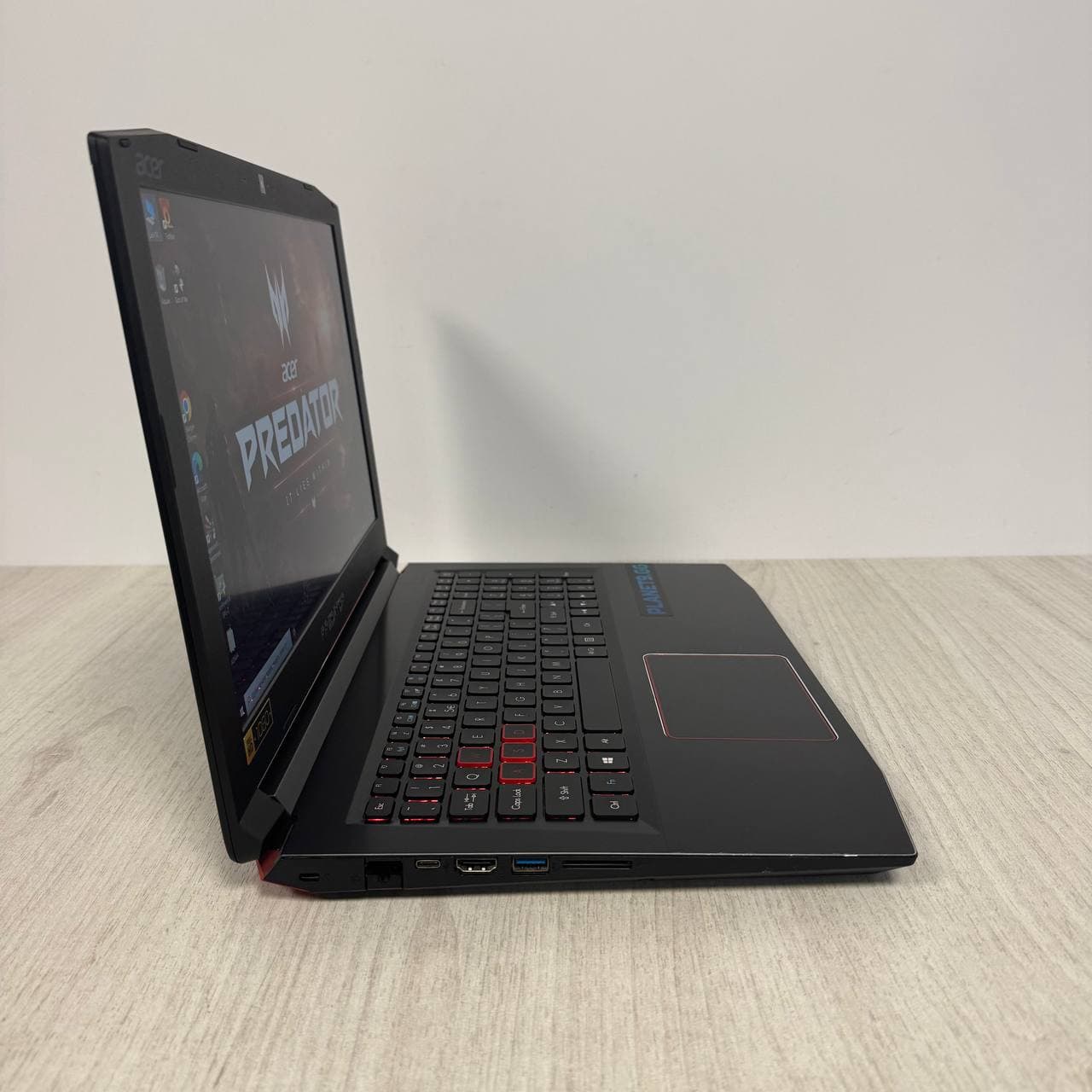Acer Predator Helios 300 G3-571 SSD 128GB 15.6" Core i7-7700HQ 16/128 GTX 1060 6GB - фото 2