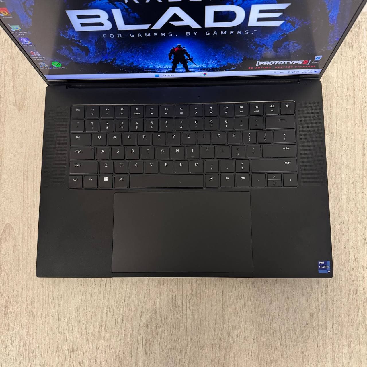 Razer Blade 16 RZ09-0483 miniLED 16.0" 120Hz Core i9-13950HX 16/1 RTX 4090 16GB - фото 2