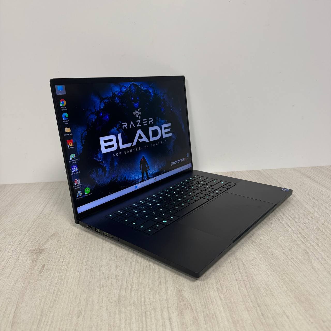 Razer Blade 16 RZ09-0483 miniLED 16.0" 120Hz Core i9-13950HX 16/1 RTX 4090 16GB - фото 4