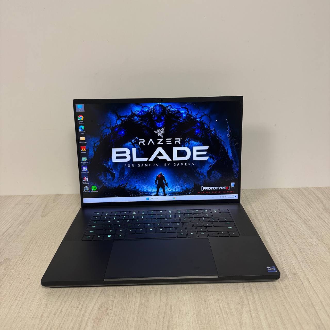 Razer Blade 16 RZ09-0483 miniLED 16.0" 120Hz Core i9-13950HX 16/1 RTX 4090 16GB - фото 1