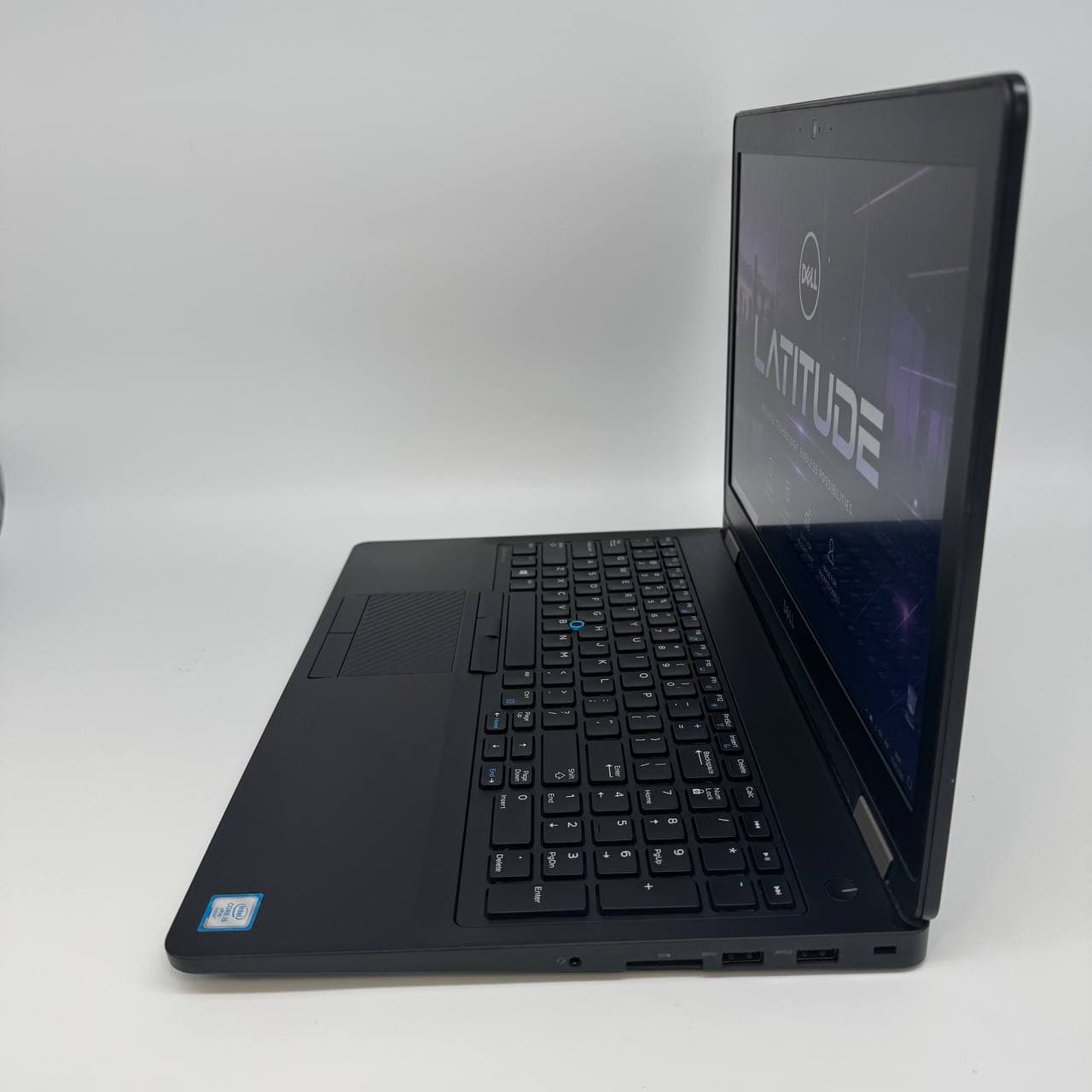 Dell Latitude 5570 15.6" Core i5-6300U 8/256 - фото 3