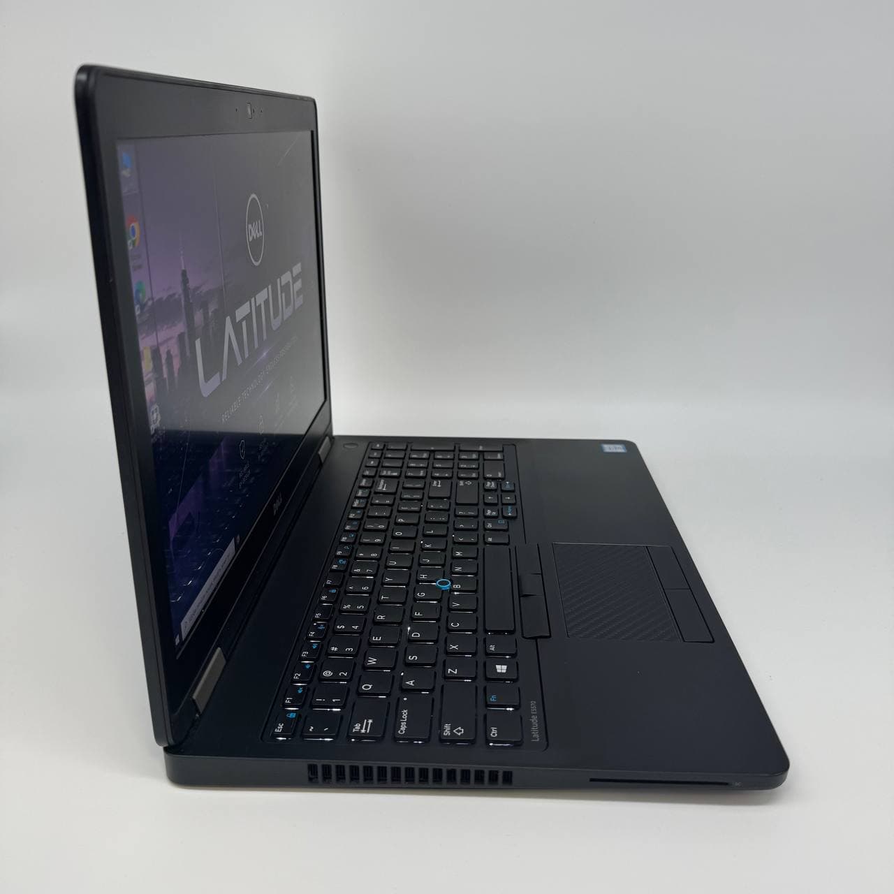 Dell Latitude 5570 15.6" Core i5-6300U 8/256 - фото 2