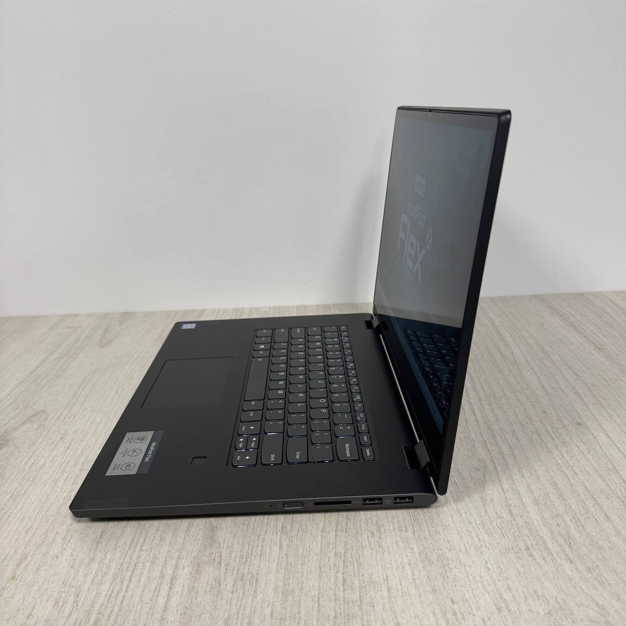 Lenovo IdeaPad Flex 15IWL x360 Touch 15.6" Core i5-8265U 8/250 - фото 6