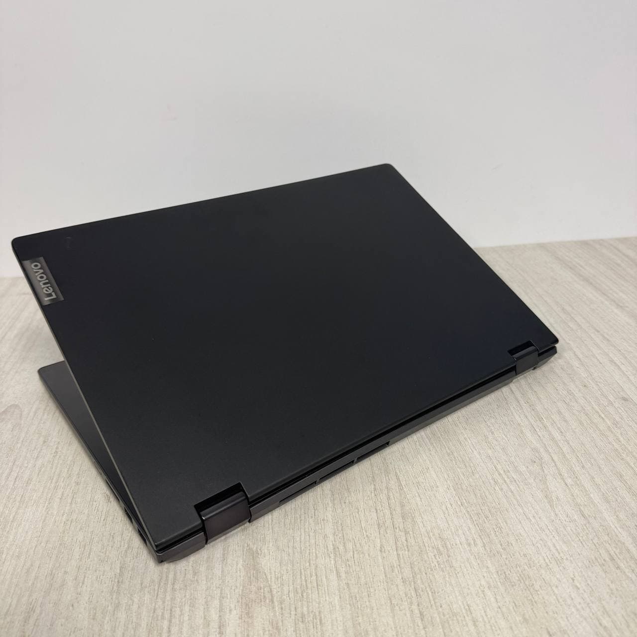 Lenovo IdeaPad Flex 15IWL x360 Touch 15.6" Core i5-8265U 8/250 - фото 4
