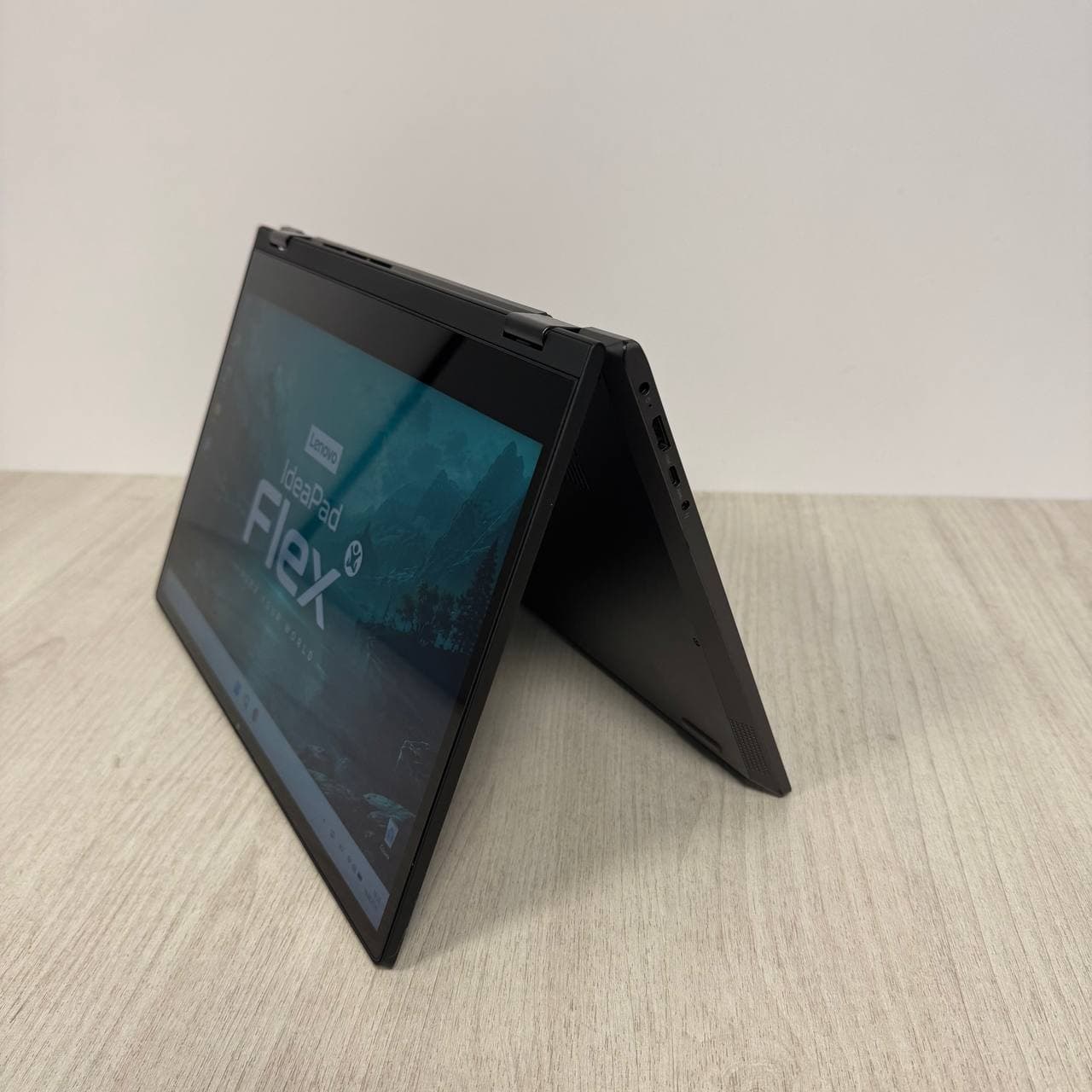 Lenovo IdeaPad Flex 15IWL x360 Touch 15.6" Core i5-8265U 8/250 - фото 8