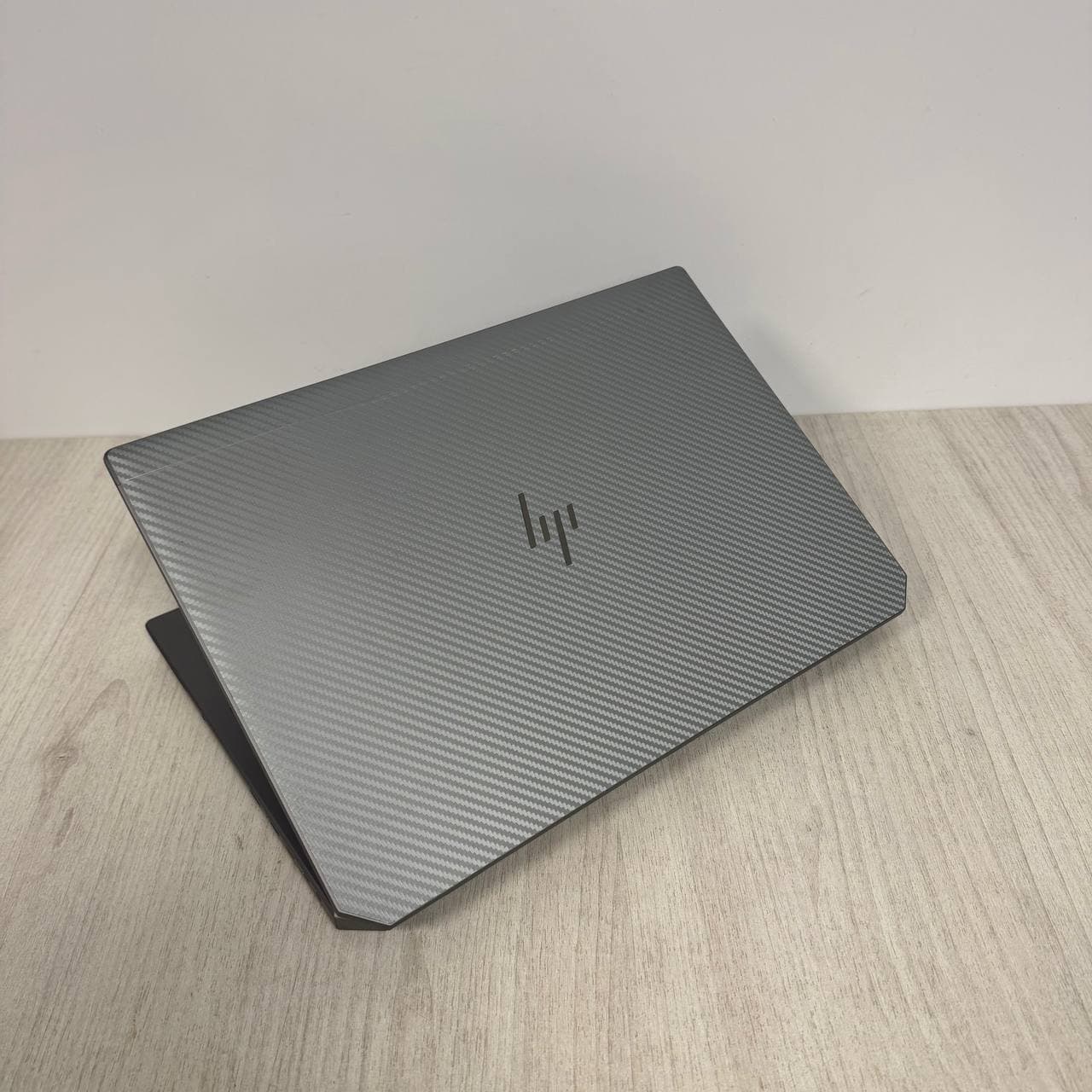 HP ZBook 15 G5 17.3" i7 8850H 16/512 - фото 6