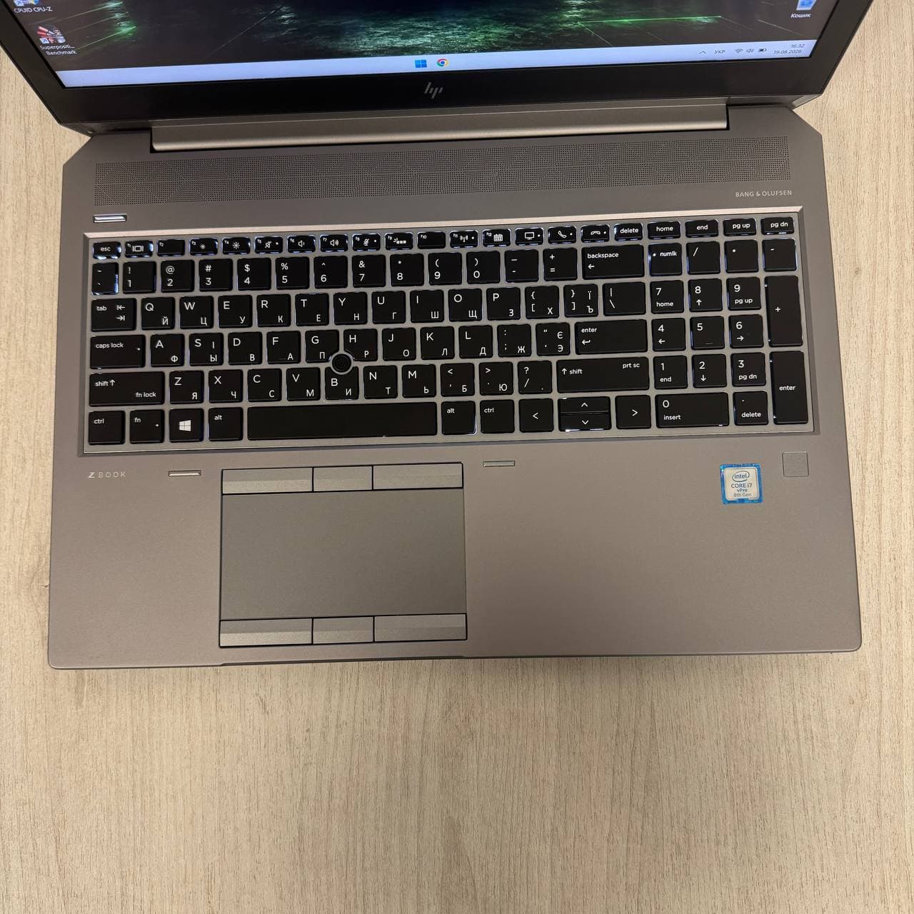 HP ZBook 15 G5 17.3" i7 8850H 16/512 - фото 4