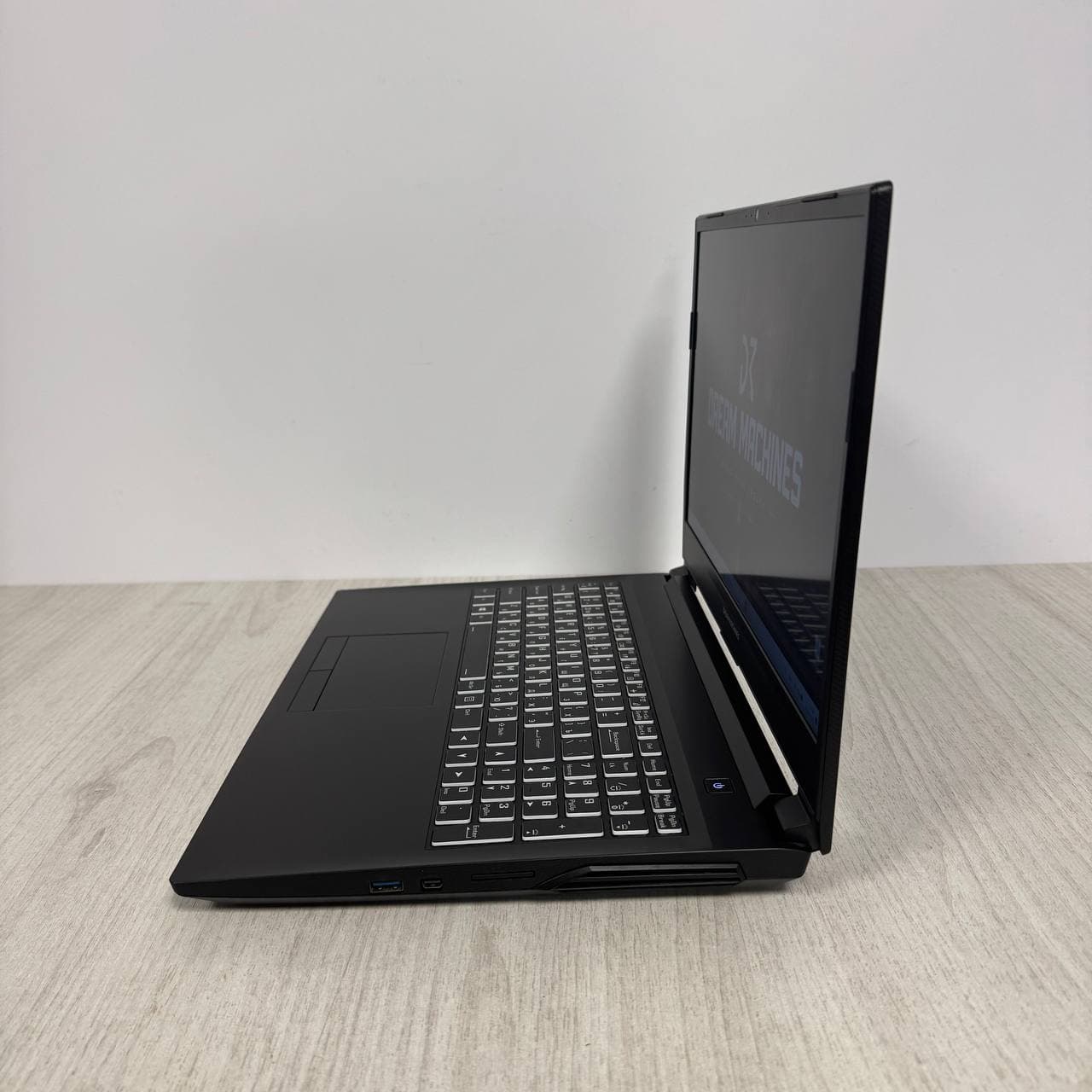 Dream Machines NH55HPQ 15.6" 144Hz Core i7-11800H 16/512 RTX 3060 6GB - фото 5