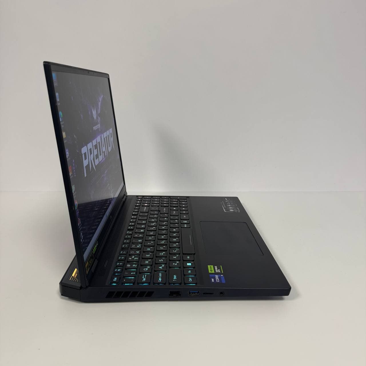 Acer Predator Helios 16 PH16-71 16.0" Core i9-13900HX 16/1 RTX 4080 12GB - фото 3