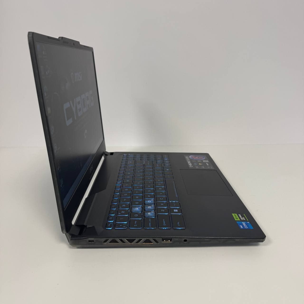 MSI Cyborg 15 A13VF 15.6" 144Hz Core i5-13420H 16/512 RTX 4060 8GB - фото 2
