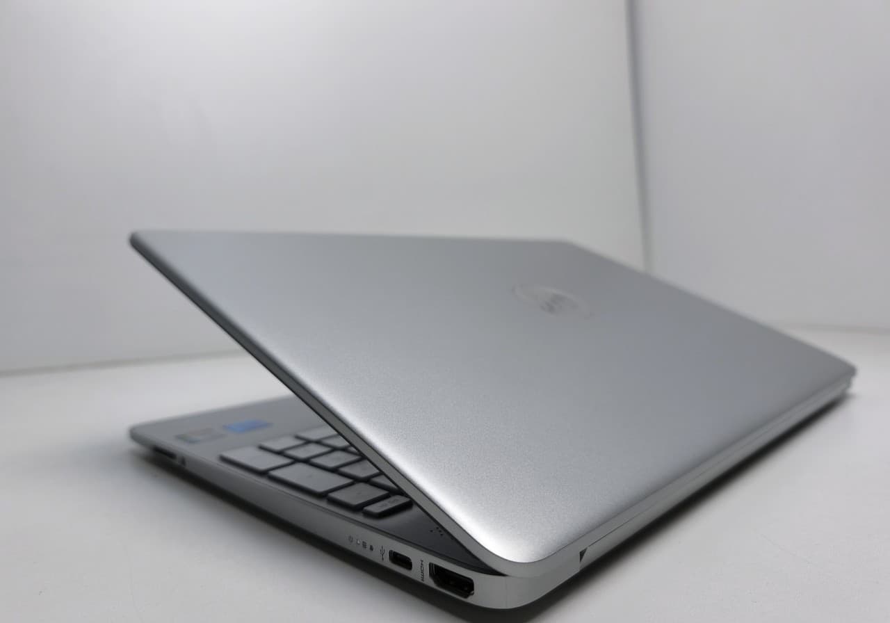 HP 15 15.6" Core i5-1135G7 8/256 - фото 4