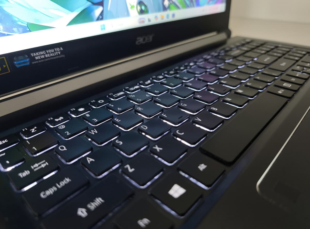 Acer Aspire 7 15.6" Core i5-8300H 8/256 GTX 1050 4GB - фото 6