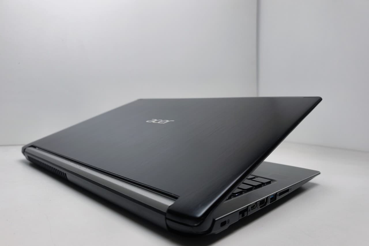 Acer Aspire 7 15.6" Core i5-8300H 8/256 GTX 1050 4GB - фото 4
