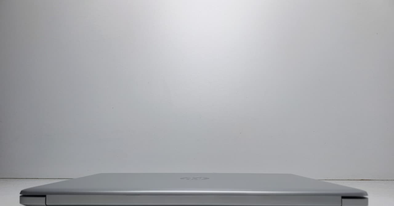 HP 17 Laptop 17.3 HD+Сore -1135G7 Core i5-1135G7 8/256 - фото 8