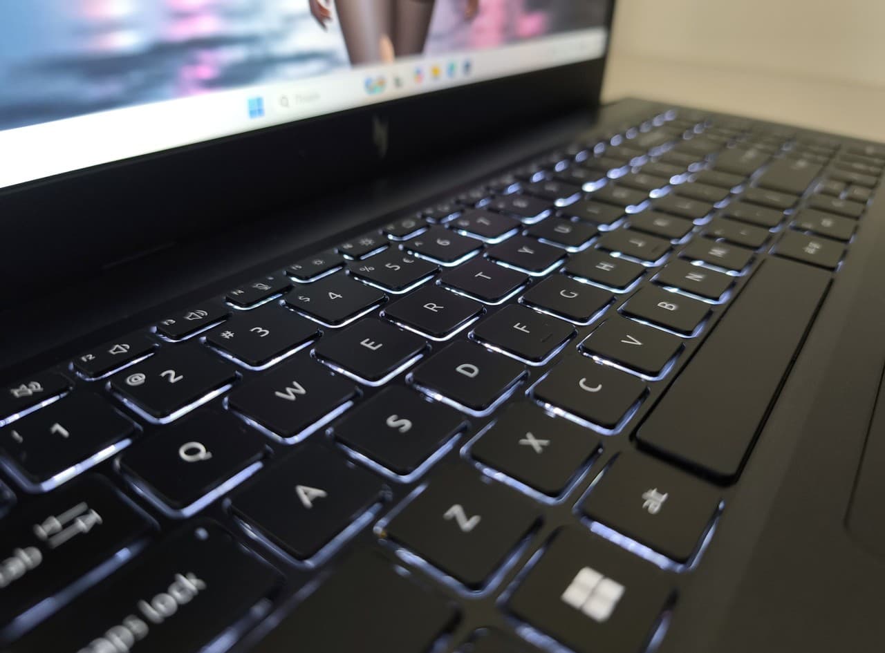 Acer Nitro V 15.6" Core i7-13620H 16/512 RTX 4050 6GB - фото 6