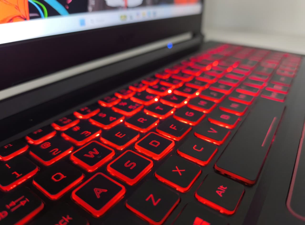 Acer Nitro 5 15.6" Core i5-10300H 16/512 GTX 1650 4GB - фото 6