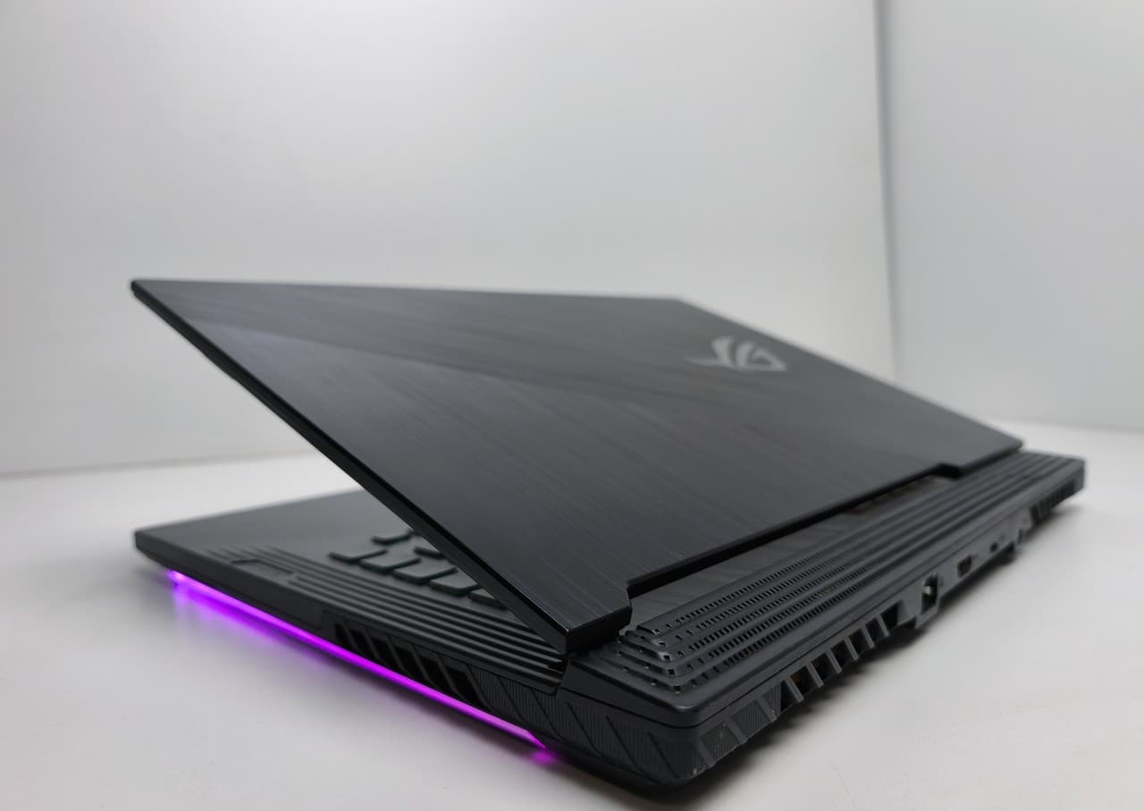 Asus ROG Strix 15.6" Core i7-9850H 16/256 RTX 2060 6GB - фото 4