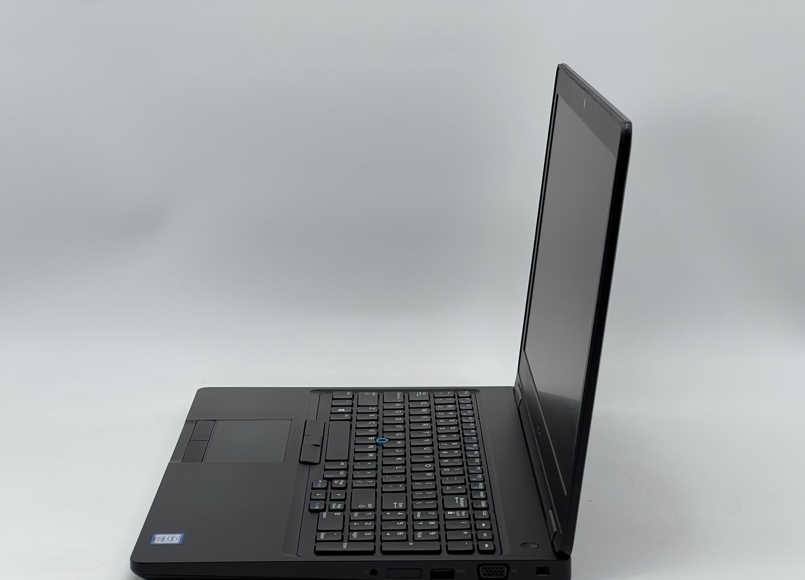 Dell Latitude 5590 15" i5-7300U 8/120 - фото 3