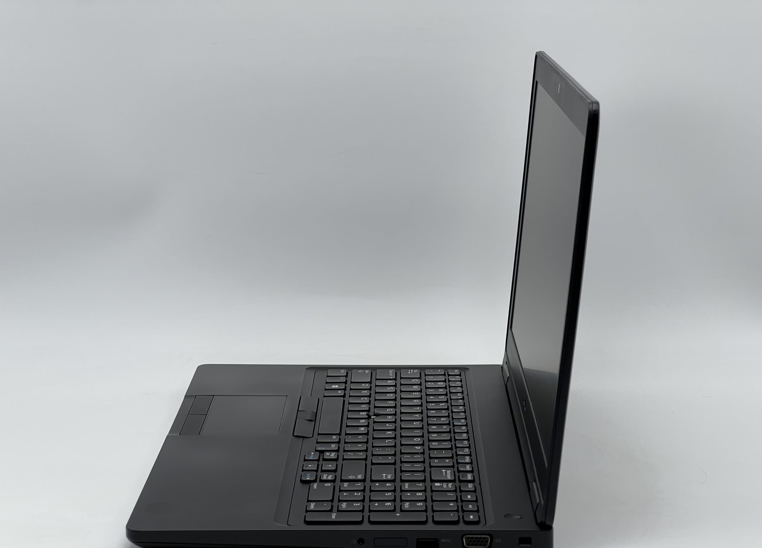 Dell Latitude 5590 15" i5-7300U 8/120 - фото 3