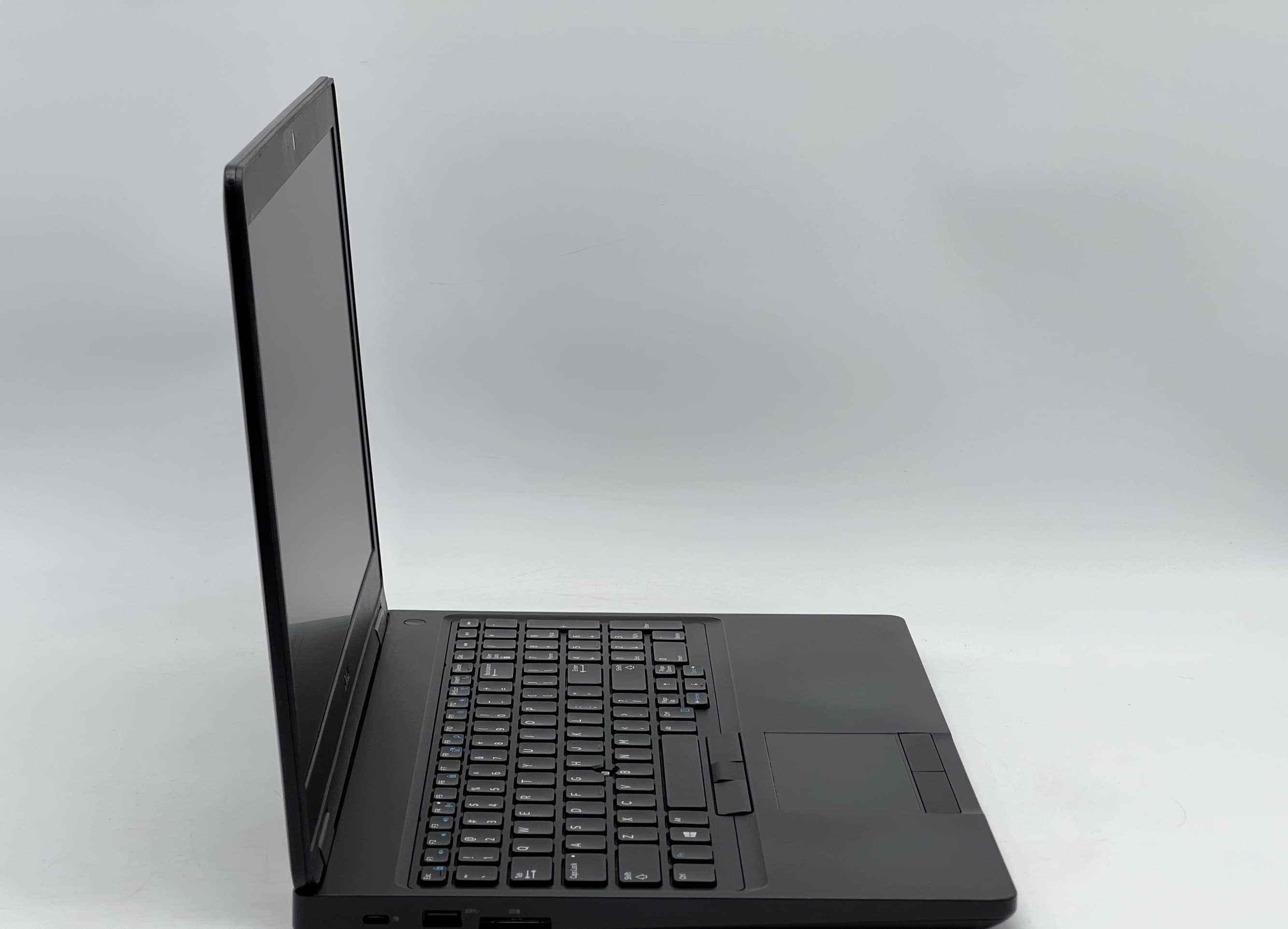 Dell Latitude 5590 15" i5-7300U 8/120 - фото 2