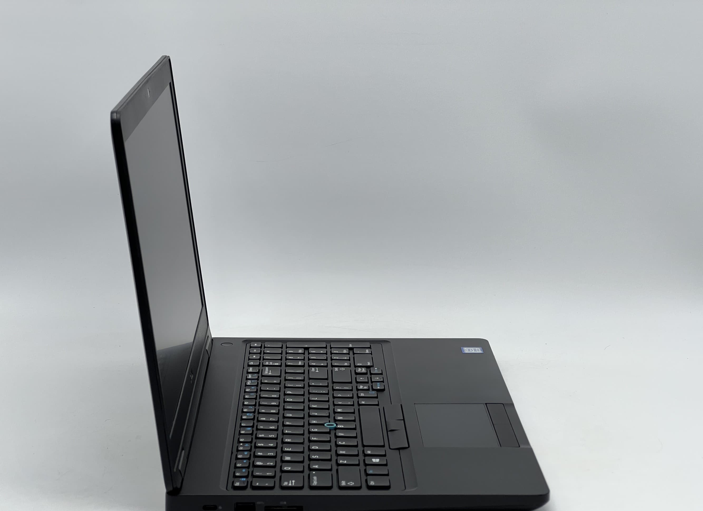 Dell Latitude 5590 15" i5-7300U 8/120 - фото 2